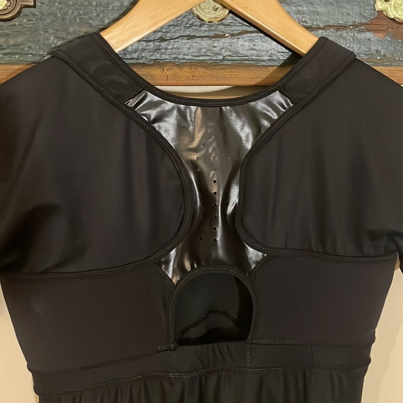 WNBA Adidas Team Issued TechFit Performance Top Size Medium - Picture 11 of 16